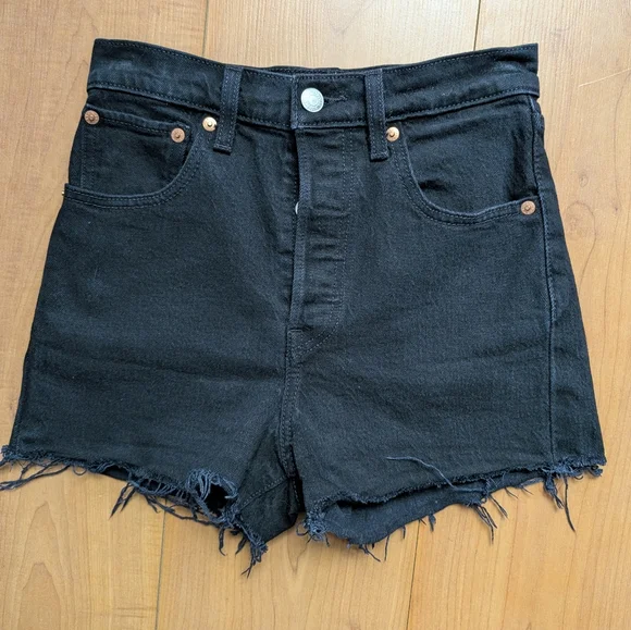 Levi's Ribcage Short - Picture 5 of 13